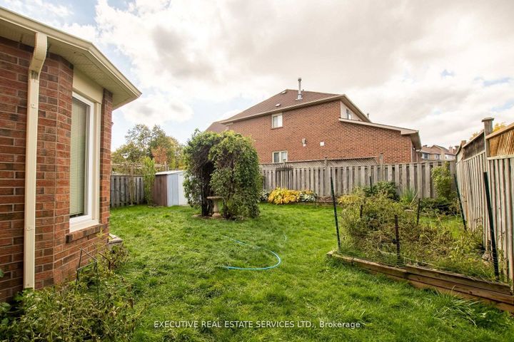 Photo 6 at 48 Eagleridge Drive, Wellington, Brampton