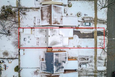 Photo 9 at 43 Mammoth Hall Trail, Malvern, Toronto