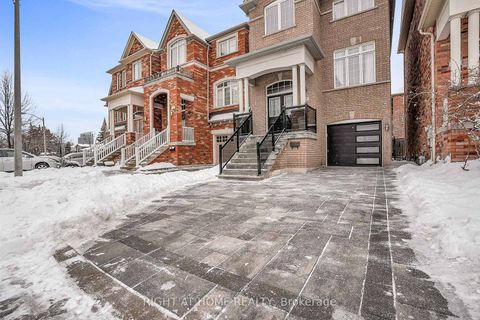 Photo 2 at 48 Thistlewaite Crescent, Malvern West, Toronto