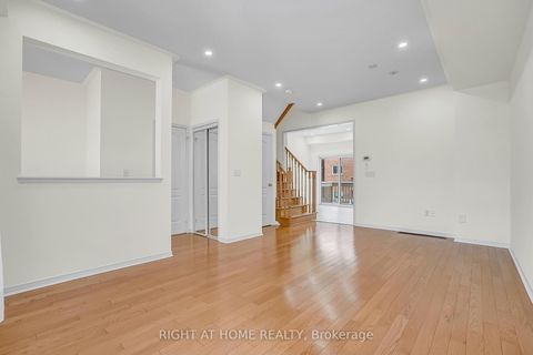 Photo 7 at 48 Thistlewaite Crescent, Malvern West, Toronto