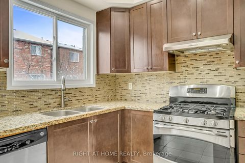 Photo 10 at 48 Thistlewaite Crescent, Malvern West, Toronto