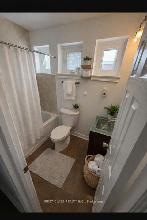 Photo 8 at 48 Overton Crescent, Don Mills, Toronto