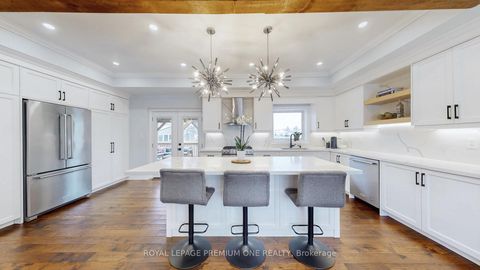 Photo 5 at 76 Alhart Drive, Beaumonde Heights, Toronto