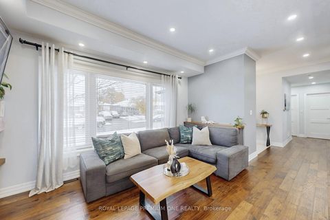 Photo 9 at 76 Alhart Drive, Beaumonde Heights, Toronto