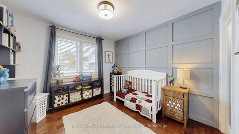 Photo 14 at 76 Alhart Drive, Beaumonde Heights, Toronto