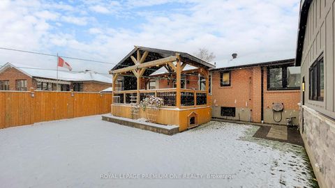 Photo 21 at 76 Alhart Drive, Beaumonde Heights, Toronto