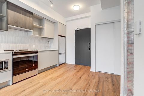 Photo 1 at PH20 - 395 Dundas Street W, GO Glenorchy, Oakville