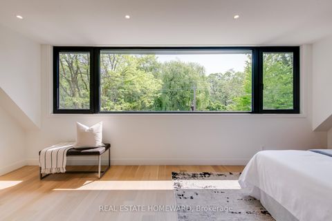 Photo 32 at 174 Kenilworth Avenue, The Beaches, Toronto