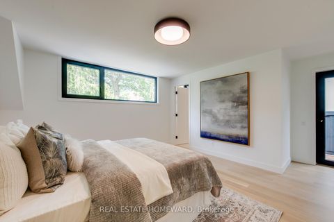 Photo 36 at 174 Kenilworth Avenue, The Beaches, Toronto