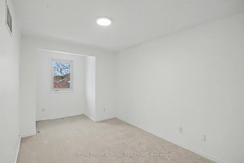 Photo 17 at 76 Beaumont Place, Uplands, Vaughan