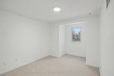 Photo 18 at 76 Beaumont Place, Uplands, Vaughan
