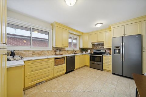 Photo 11 at 553 Harmony Road S, Donevan, Oshawa