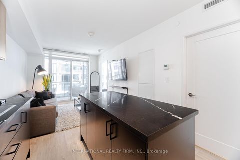 Photo 9 at 1012 - 27 Bathurst Street, Waterfront Communities C1, Toronto