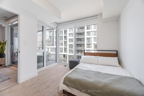Photo 16 at 1012 - 27 Bathurst Street, Waterfront Communities C1, Toronto