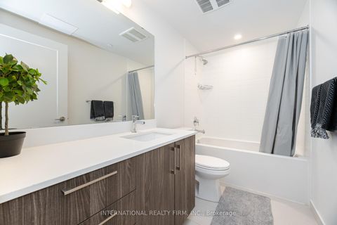 Photo 22 at 1012 - 27 Bathurst Street, Waterfront Communities C1, Toronto