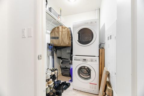 Photo 23 at 1012 - 27 Bathurst Street, Waterfront Communities C1, Toronto