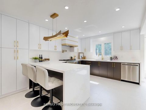 Photo 1 at 137 Old Surrey Lane, South Richvale, Richmond Hill