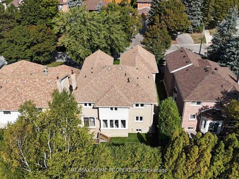 Photo 7 at 137 Old Surrey Lane, South Richvale, Richmond Hill