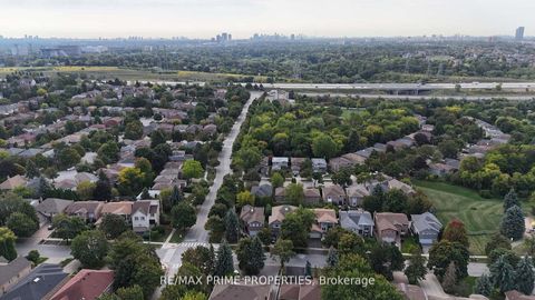 Photo 13 at 137 Old Surrey Lane, South Richvale, Richmond Hill