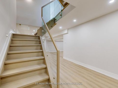 Photo 25 at 137 Old Surrey Lane, South Richvale, Richmond Hill