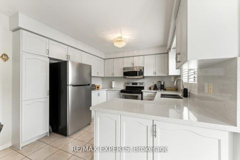 Photo 4 at 19 Maximillian Street, Vellore Village, Vaughan