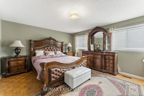 Photo 9 at 19 Maximillian Street, Vellore Village, Vaughan