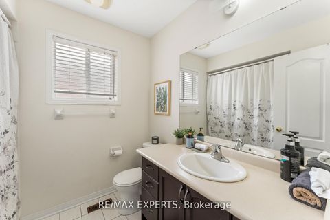 Photo 13 at 19 Maximillian Street, Vellore Village, Vaughan