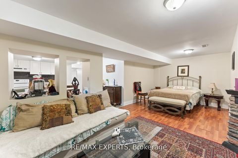 Photo 17 at 19 Maximillian Street, Vellore Village, Vaughan