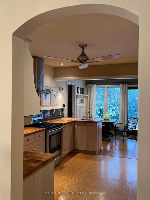 Photo 9 at 68 Hillview Drive, London, Newmarket