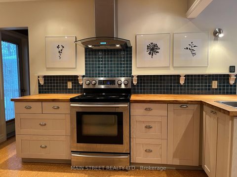 Photo 10 at 68 Hillview Drive, London, Newmarket