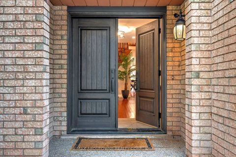 Photo 2 at 1586 Heritage Way, GA Glen Abbey, Oakville