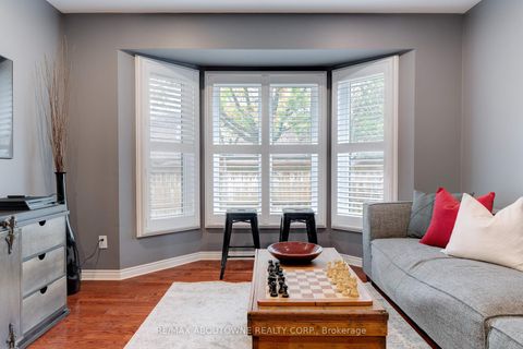 Photo 17 at 1586 Heritage Way, GA Glen Abbey, Oakville