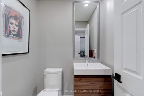 Photo 24 at 1586 Heritage Way, GA Glen Abbey, Oakville