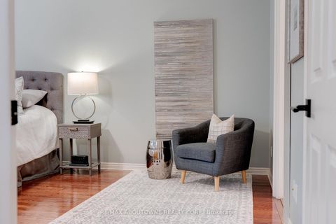 Photo 28 at 1586 Heritage Way, GA Glen Abbey, Oakville