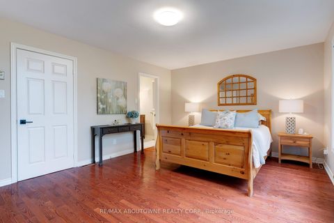 Photo 35 at 1586 Heritage Way, GA Glen Abbey, Oakville