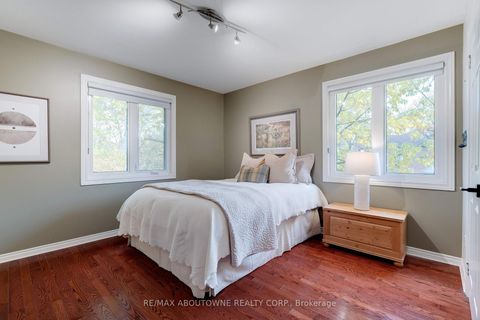 Photo 37 at 1586 Heritage Way, GA Glen Abbey, Oakville