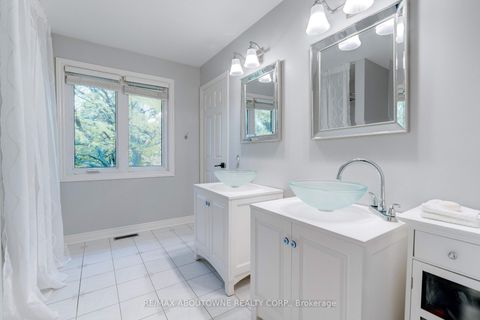 Photo 38 at 1586 Heritage Way, GA Glen Abbey, Oakville