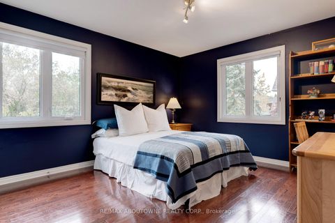 Photo 41 at 1586 Heritage Way, GA Glen Abbey, Oakville