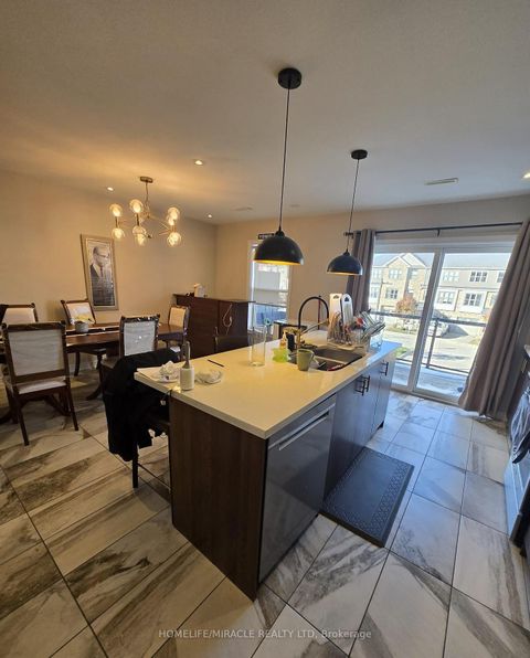 Photo 11 at 27 - 1 Leggott Avenue, Painswick North, Barrie