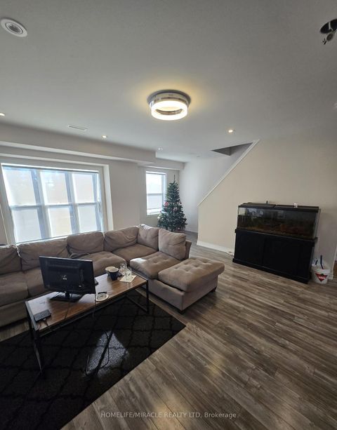 Photo 14 at 27 - 1 Leggott Avenue, Painswick North, Barrie