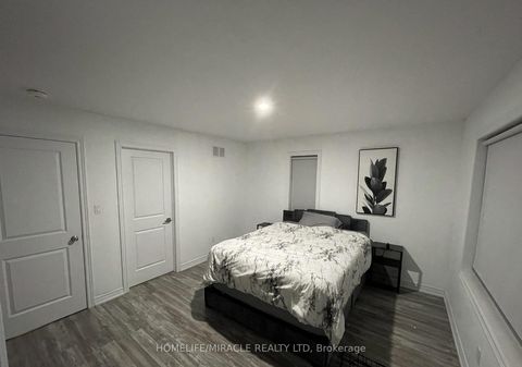 Photo 20 at 27 - 1 Leggott Avenue, Painswick North, Barrie