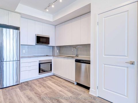 Photo 6 at 2107 - 297 Oak Walk Drive, RO River Oaks, Oakville