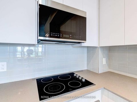 Photo 7 at 2107 - 297 Oak Walk Drive, RO River Oaks, Oakville