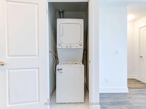 Photo 18 at 2107 - 297 Oak Walk Drive, RO River Oaks, Oakville