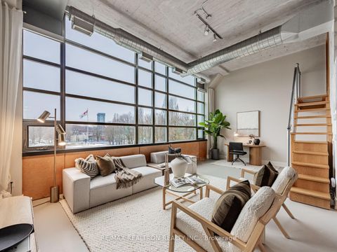 Photo 1 at 208 - 637 Lake Shore Boulevard, Niagara, Toronto