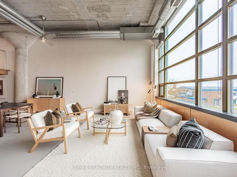 Photo 2 at 208 - 637 Lake Shore Boulevard, Niagara, Toronto