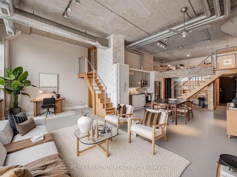 Photo 4 at 208 - 637 Lake Shore Boulevard, Niagara, Toronto