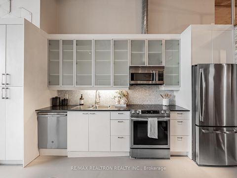 Photo 6 at 208 - 637 Lake Shore Boulevard, Niagara, Toronto