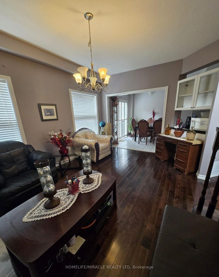 Photo 4 at 10 Gina Drive, Vellore Village, Vaughan