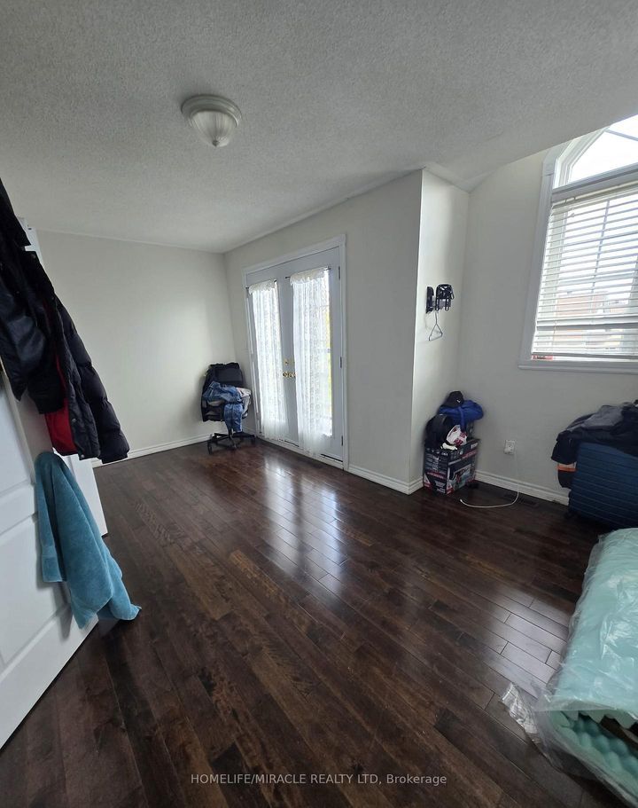 Photo 10 at 10 Gina Drive, Vellore Village, Vaughan